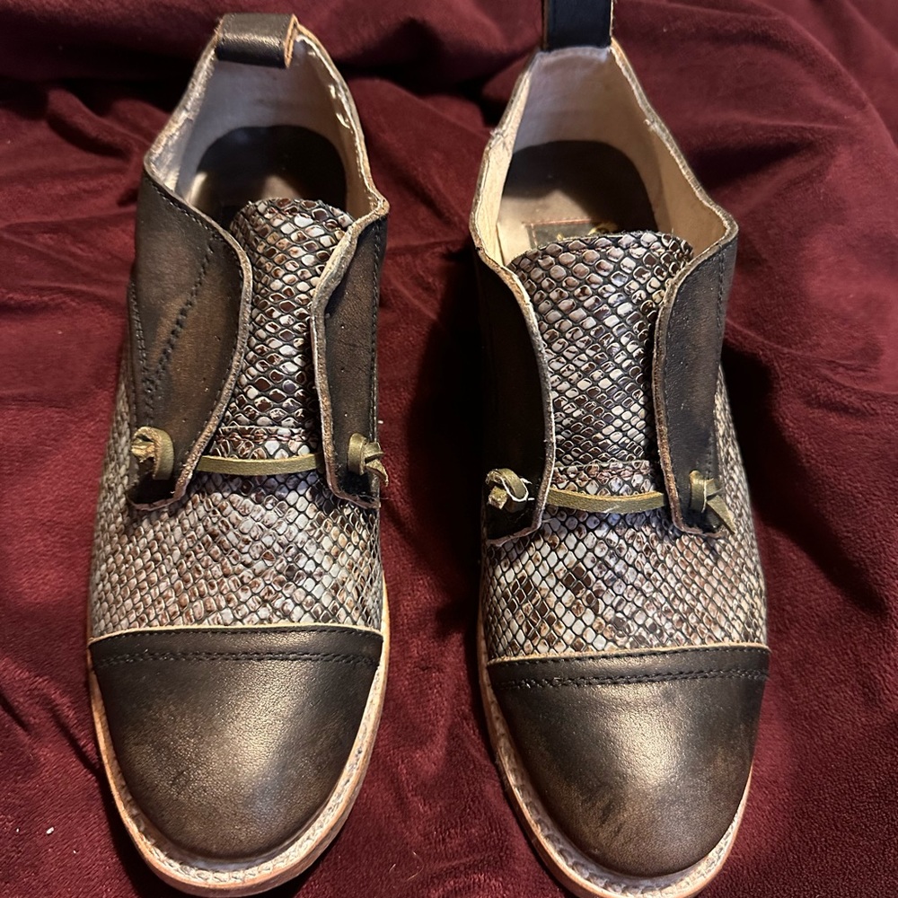 Freebird slip on Oxford